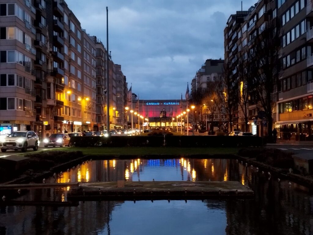 Der Blick zum Kurhaus und Casino